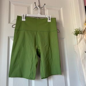 Aerie green women’s bike shorts size L